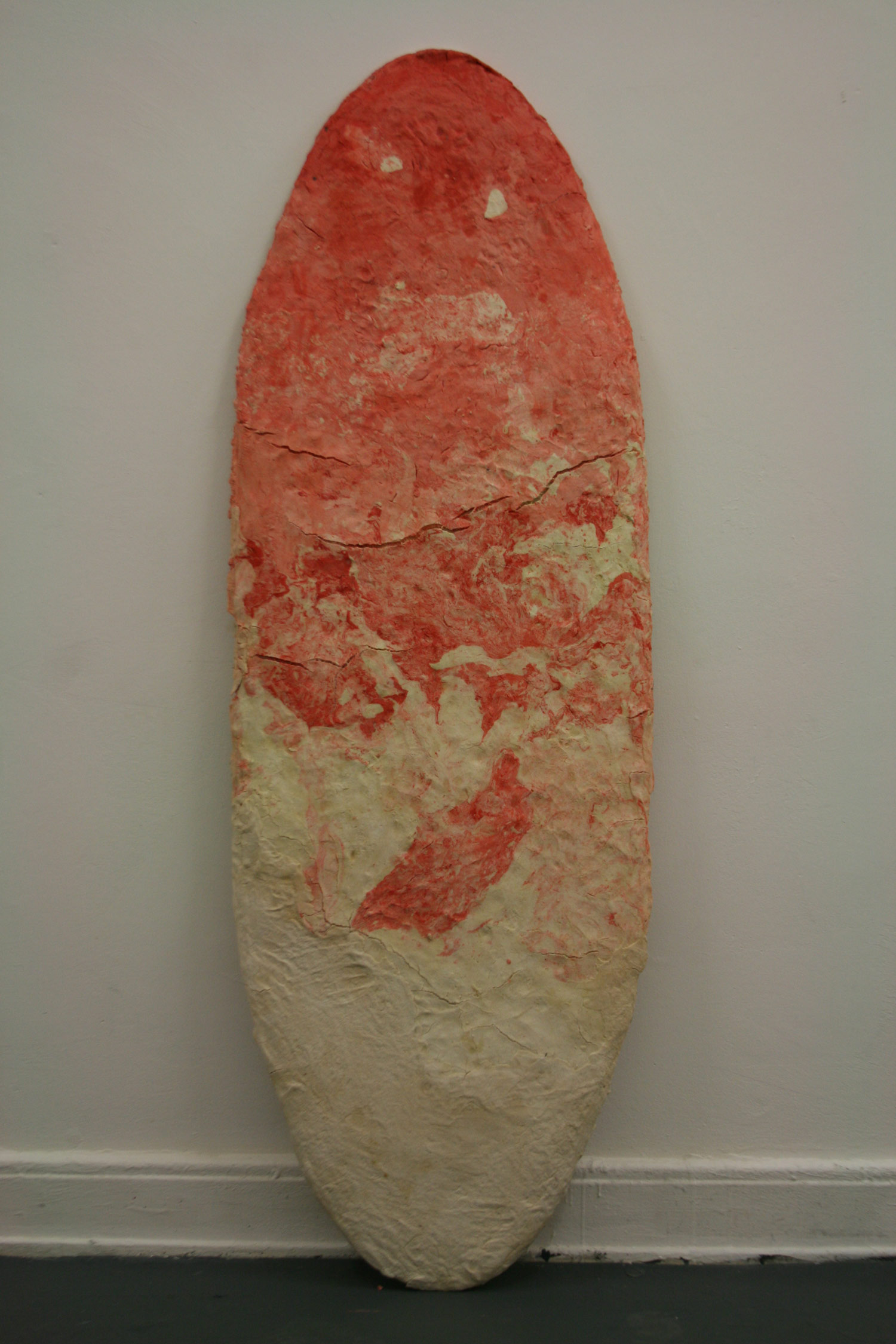 Laura Link . ohne Titel . 2013 . Pigment, Salzteig, Knochenleim, Schaumstoff, Holz, Leinwand . 185 x 60